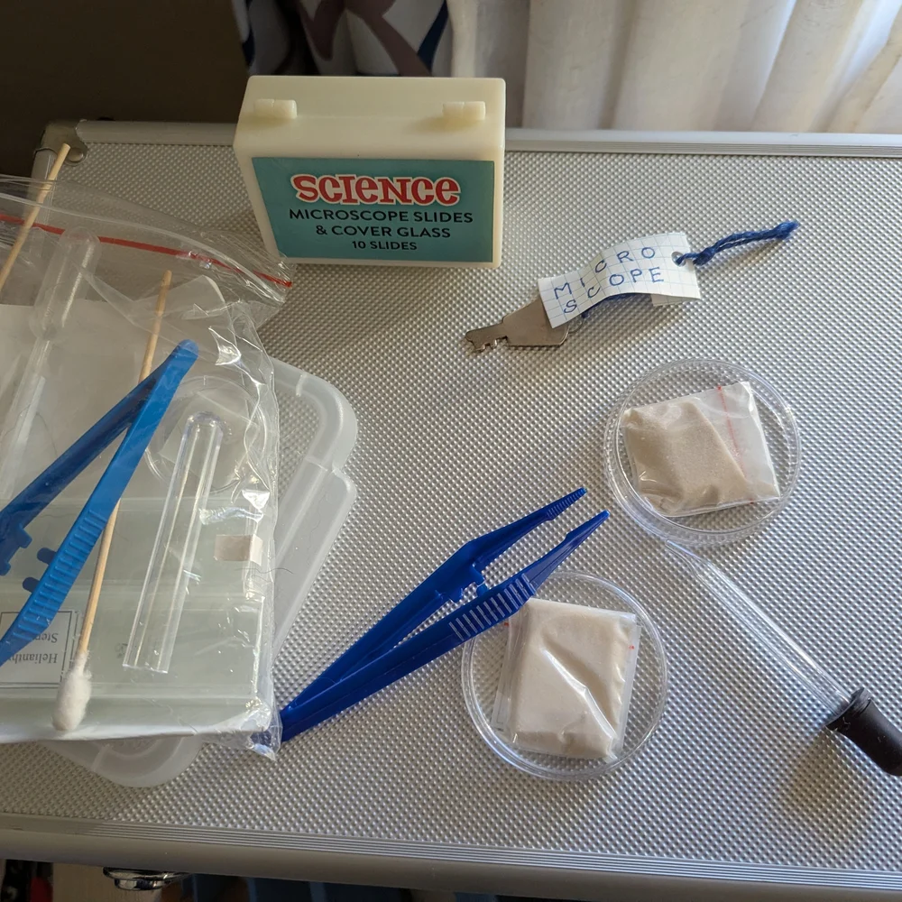 AMSCOPE Microscope - Picture 4 of 6